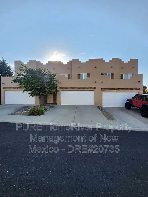 3 bed, 2.0 bath, 1500 sqft, $1,950 — Photo 2