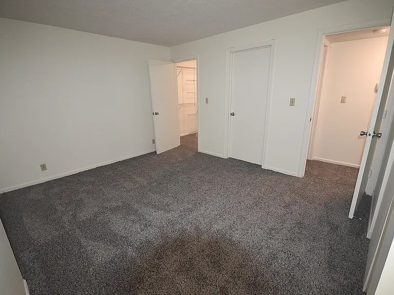 Waveland Place Apartments — Photo 81