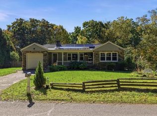 131 Henry St, Uxbridge, MA 01569
