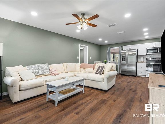 3rd image of 5801 Brooklawn Dr