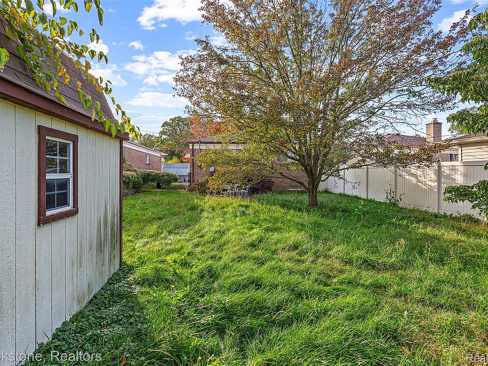 23860 Winifred Ave, photo 29