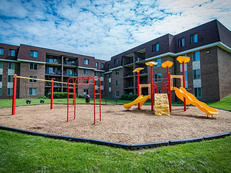 Oakton Park Apartments Playground 02