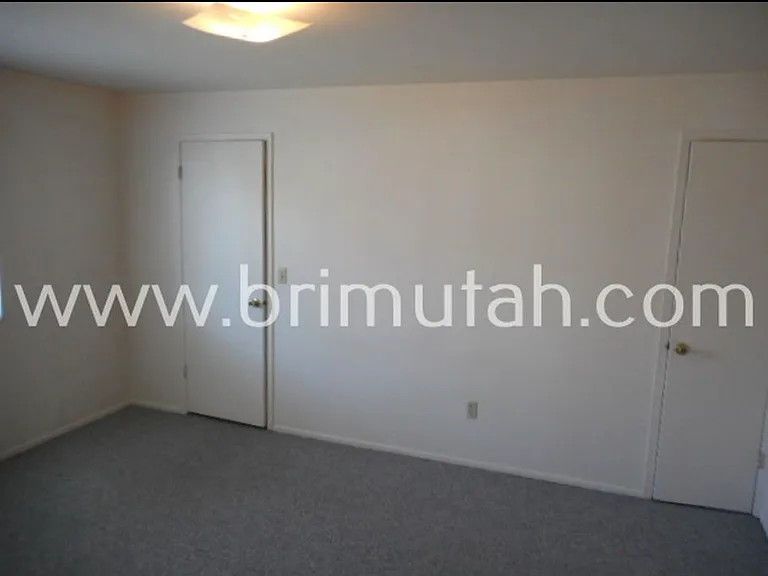 4837 S Memory Ln #3 — Photo 3