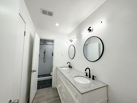4th image of 7461 Eastover Blvd