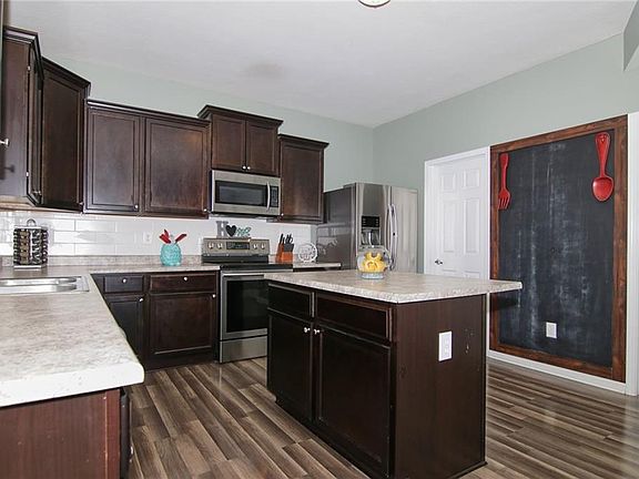 5th image of 7947 Bullfinch Ln