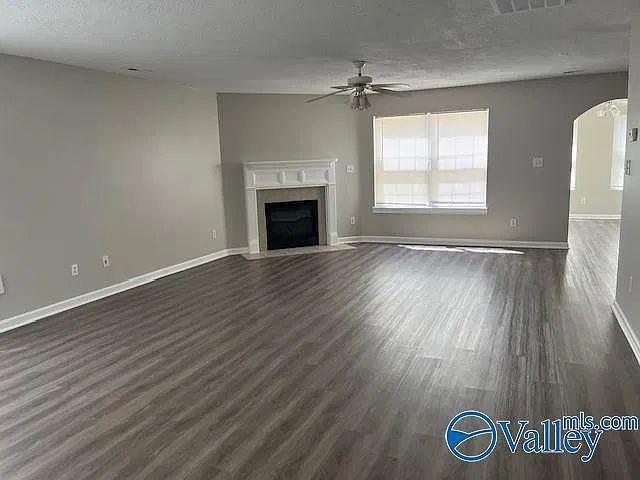3 bed, 2.5 bath, 2134 sqft, $1,800 — Photo 2