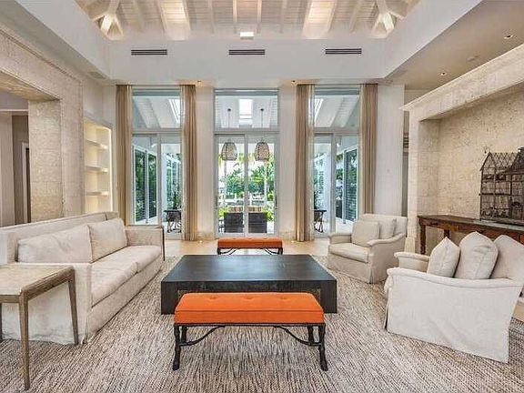 Unique State-Of-The-Art Waterfront residence in Key Biscayne