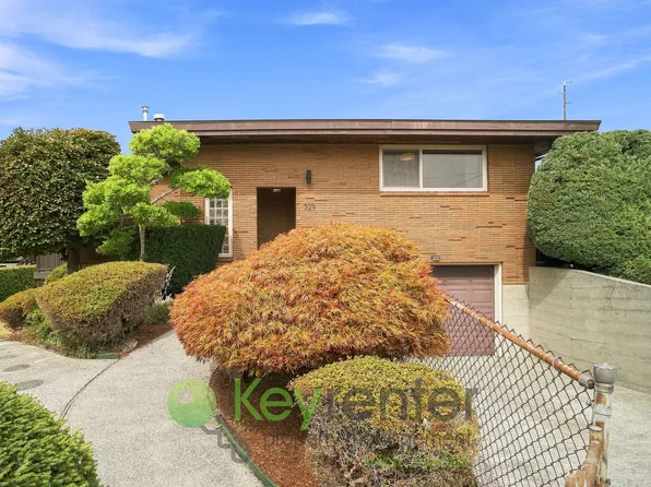 924 S 226th Pl, Des Moines, WA 98198