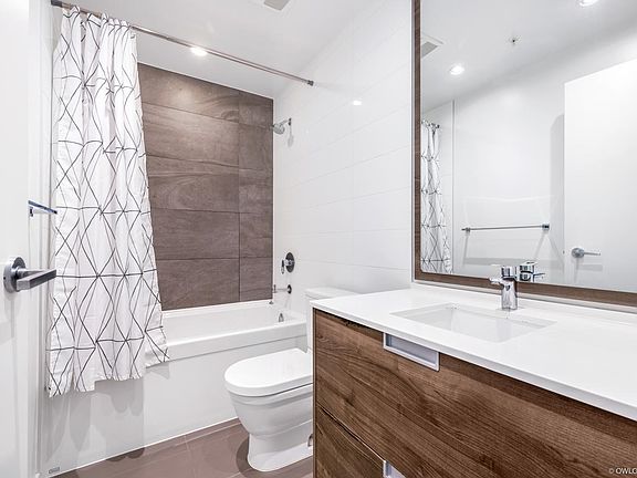 3rd image of 4688 Kingsway #2906
