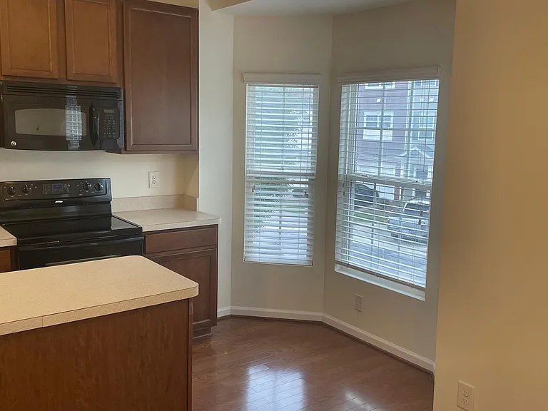 1668 Holly Grove Way — Photo 19