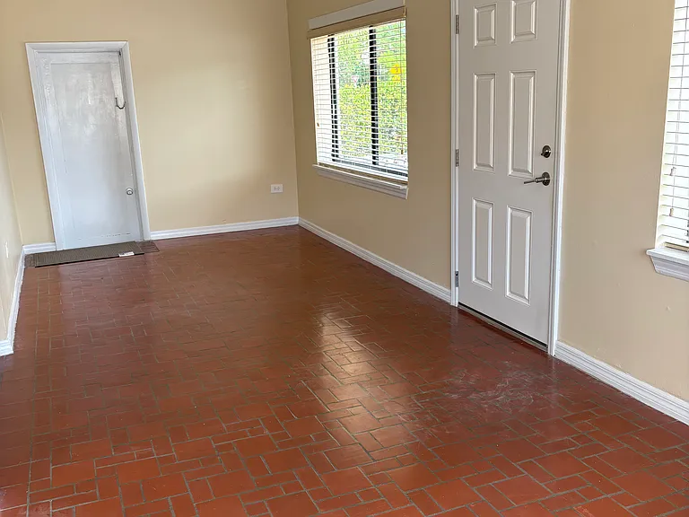 3070 SW 14th St — Photo 3