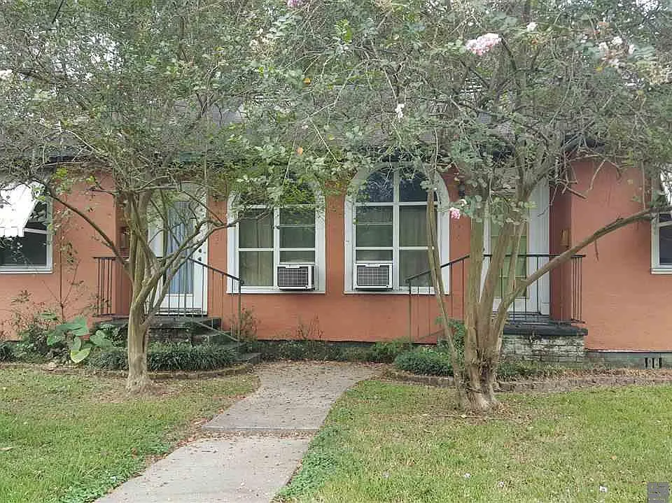 2148 Stanford Ave