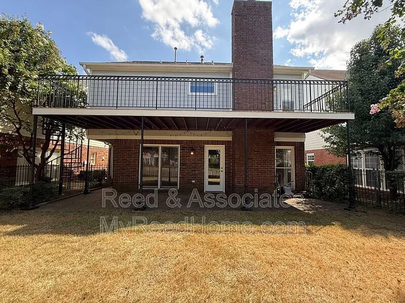 126 Riverwalk Pl