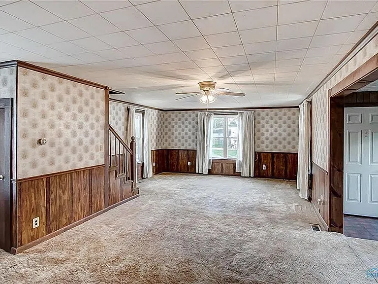 121 Leroy Ave — Photo 8