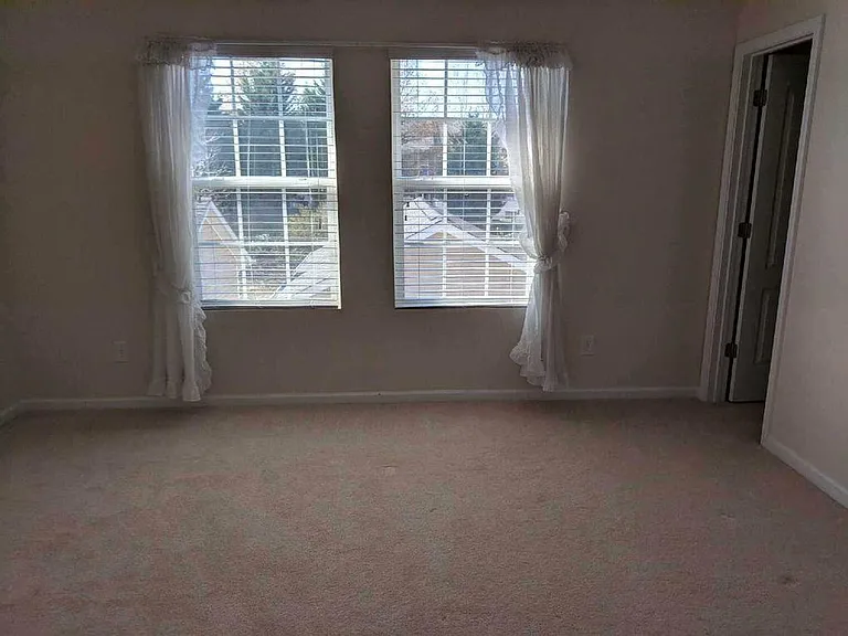 10004 Juniper Trace Dr — Photo 11
