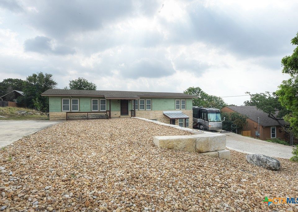 1st image of 690 Floral Ave
