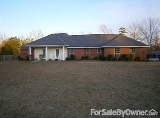 9525 Collins Dr, Collinsville, MS 39325