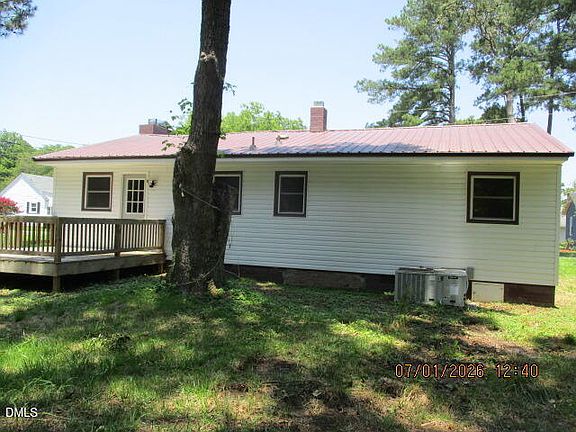 4th image of 304 Clement Dr