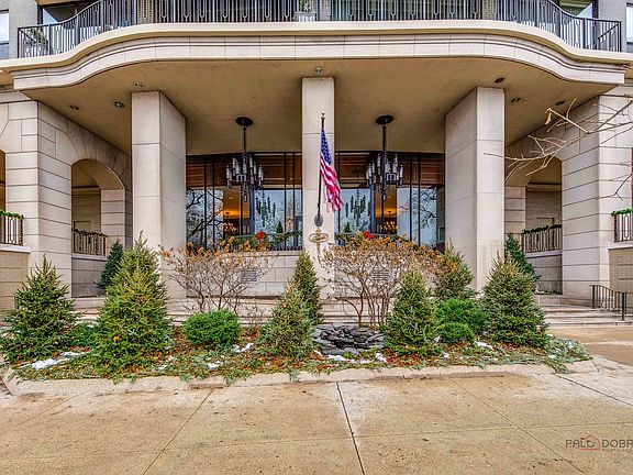 2nd image of 1040 N Lake Shore Dr APT 12B