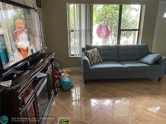 5th image of 1610 SW 68th Way
