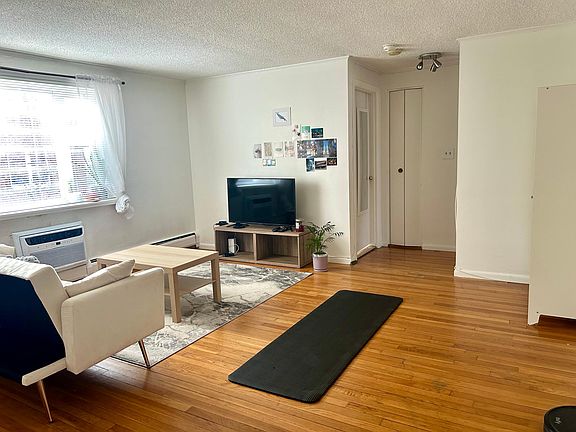 3rd image of 53 Colborne Rd APT 3