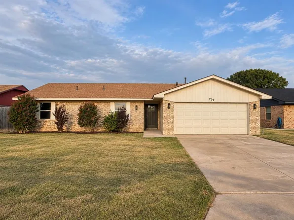 709 Polk St, Altus, OK 73521