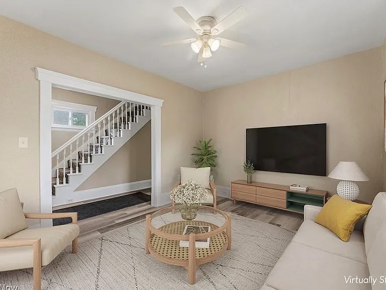 110 Bailey Ct — Photo 2