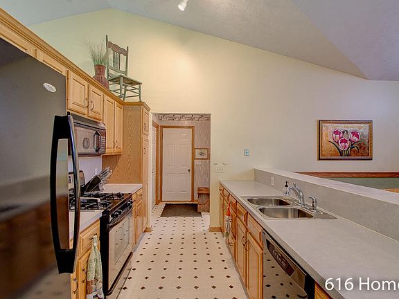 5th image of 6010 Pine Island Dr NE