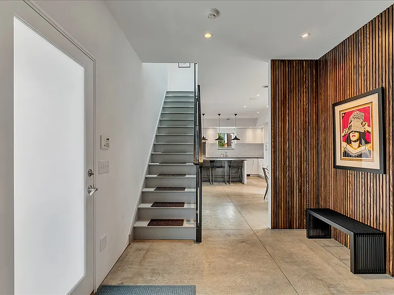 18 Granite St — Photo 8