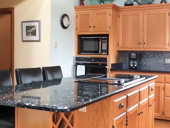 Kitchen Island with Cooktop