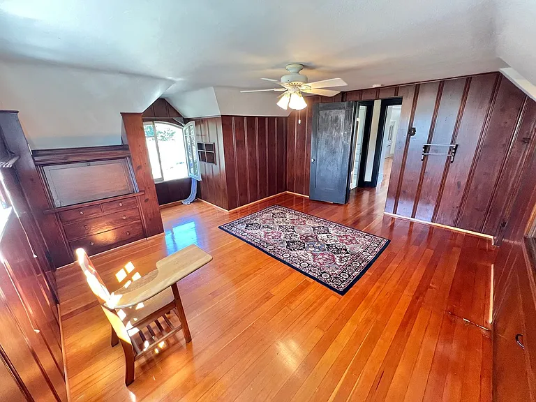 Historic Bluff Park 1BD Retreat | Top Floor Vintage Gem — Photo 3