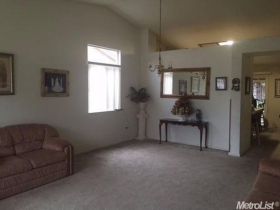 4th image of 2421 Rainwood Dr