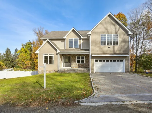 6 Vista Street, Danbury, CT 06811