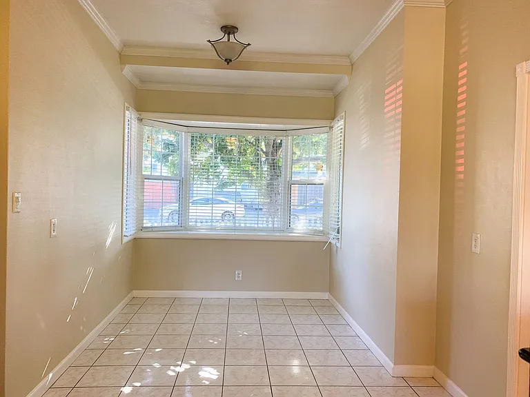 198 Dalma Dr — Photo 10