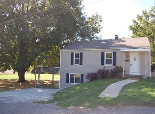 919 N 1st St, Belleville, IL 62226