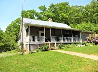 250 Lynch Rdg, Walton, WV 25286