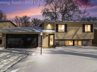 669 Provincetown Rd, Auburn Hills, MI 48326