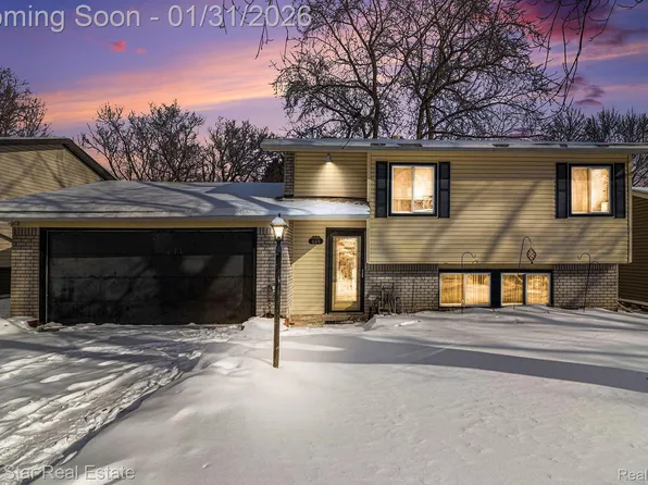 669 Provincetown Rd, Auburn Hills, MI 48326