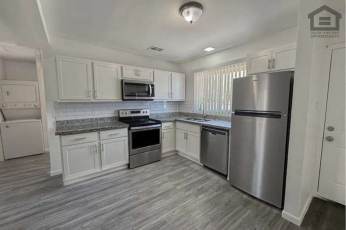 1346 E Willetta St #2 — Photo 12