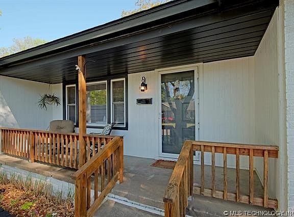 2nd image of 1441 E 53rd St