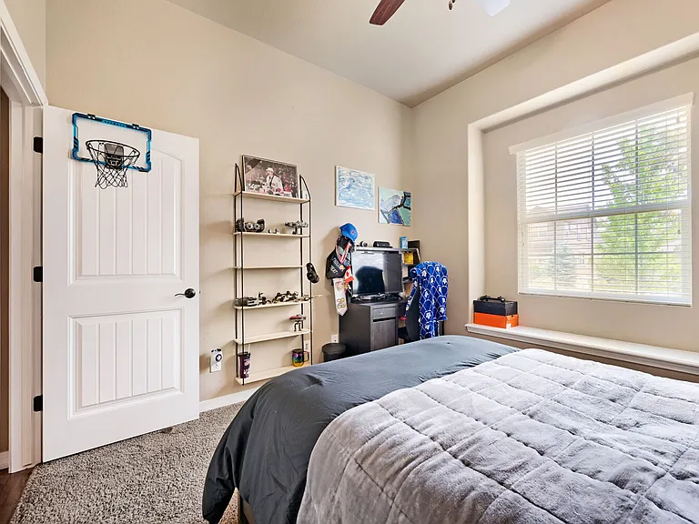 6134 Rennert Dr — Photo 26