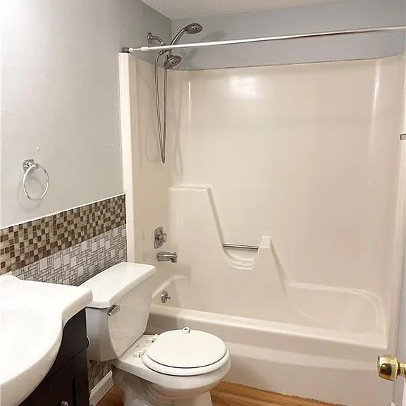 142 E Gate Ln #142 — Photo 8