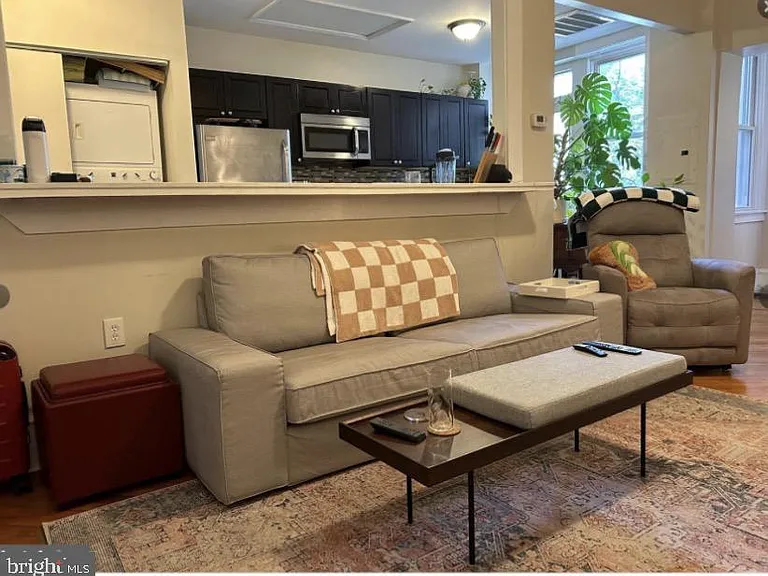 1214 Spruce St #4 — Photo 1