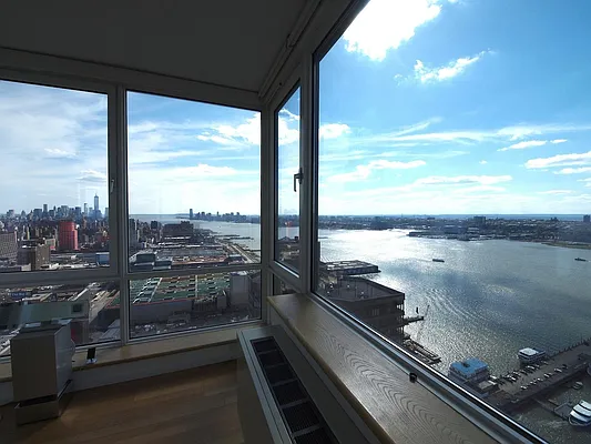 Rented by Keller Williams NYC | media 16
