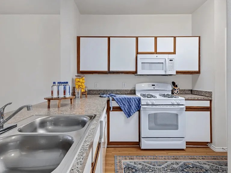 Belle at Bay Colony 55+ Apartments — Photo 14