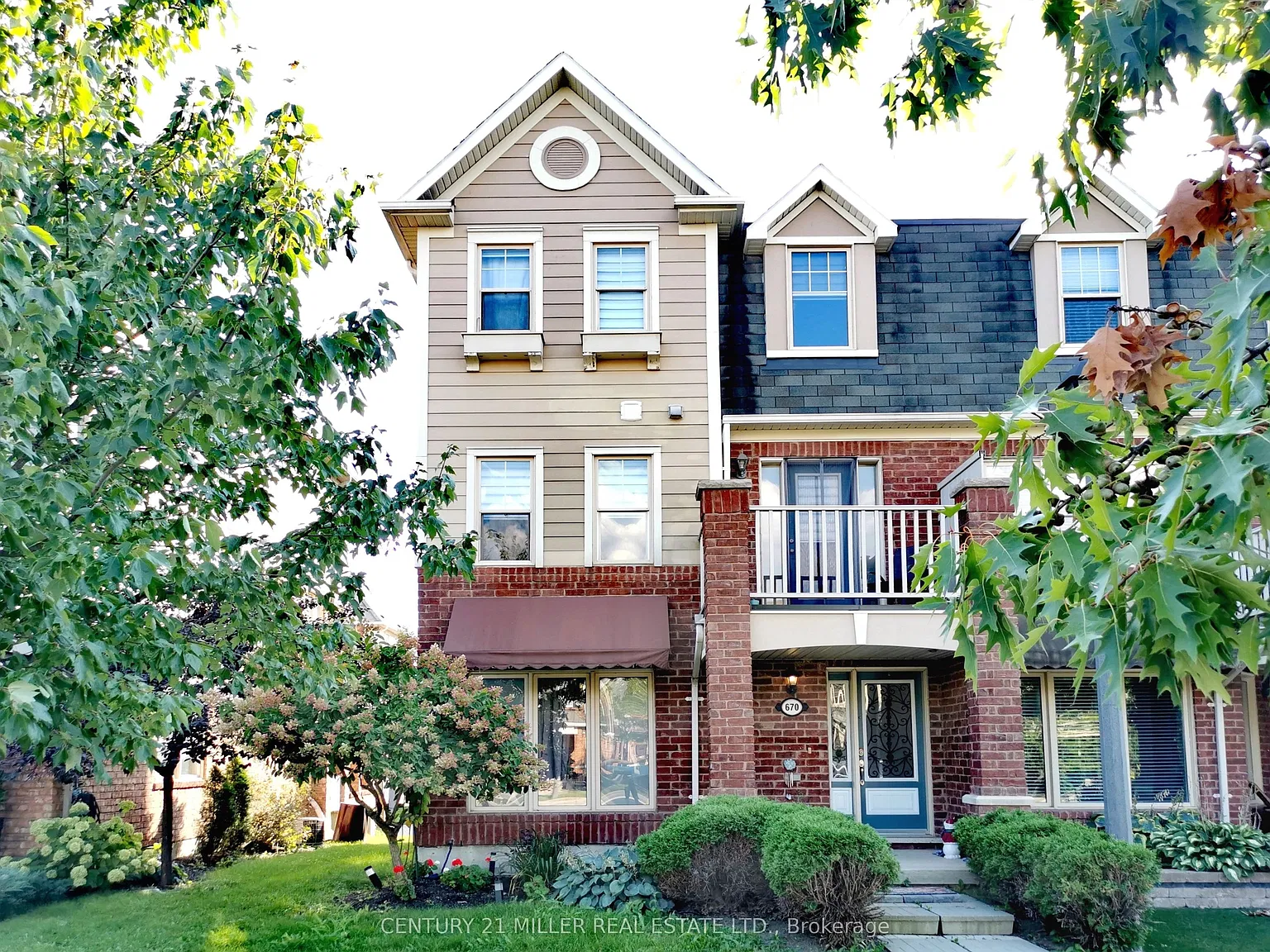 4 bed, $3,250 — Photo 1