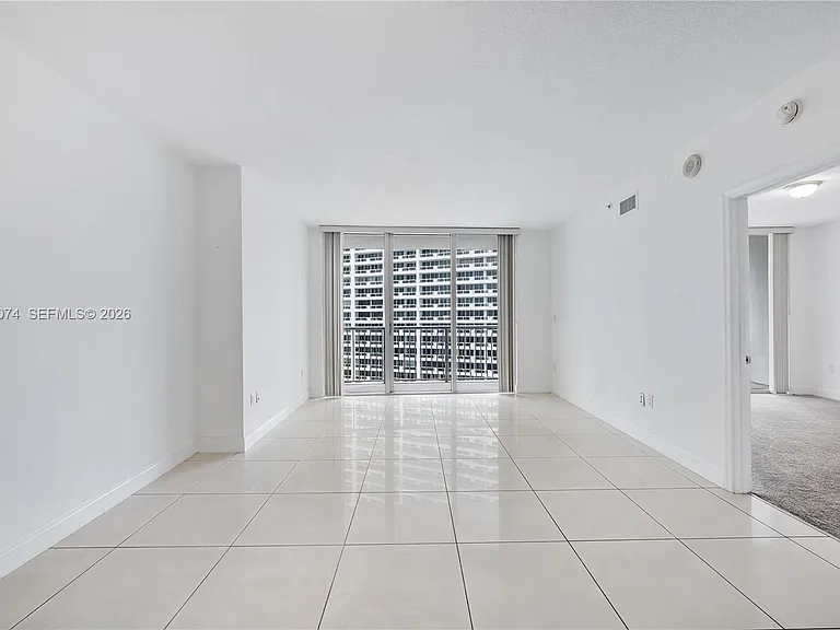 1750 N Bayshore Dr #1504 — Photo 3
