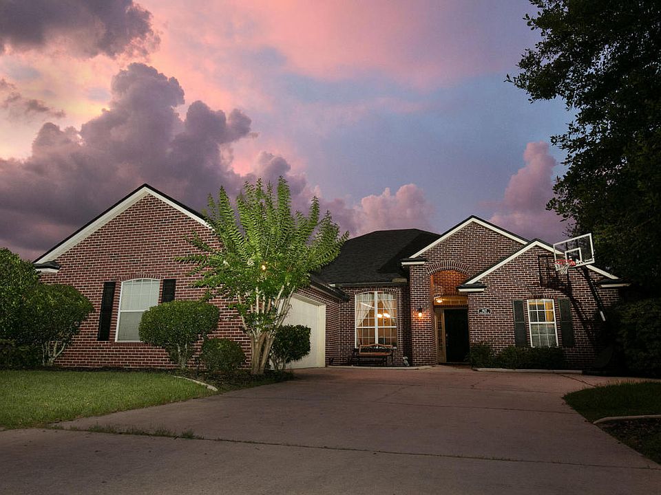 1st image of 5527 Oliver Creek Dr
