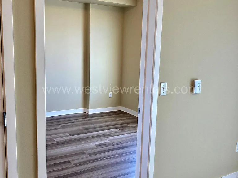 200 E Maple St — Photo 288