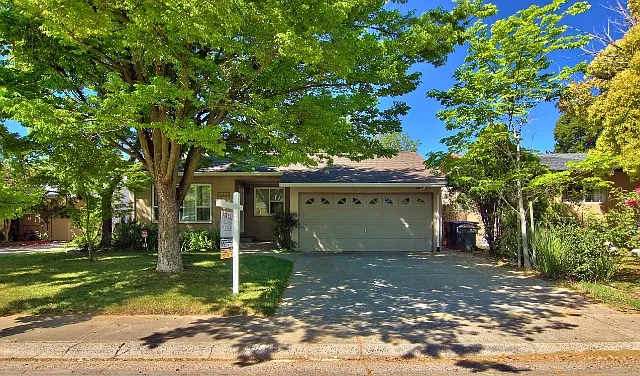 5684 Jacks Ln photo 1